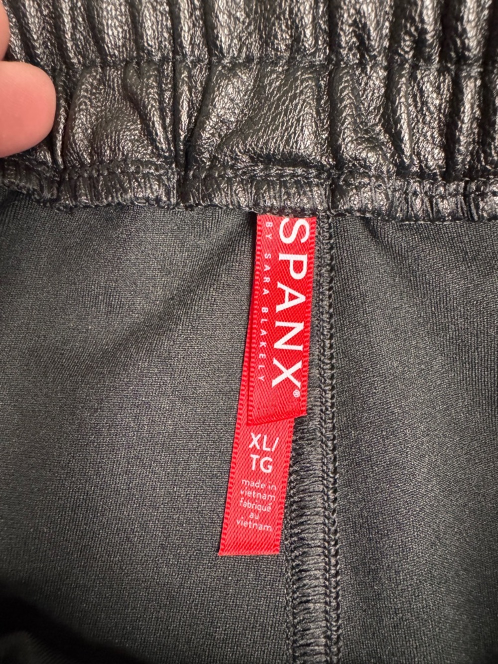 NWT SPANX Faux Leather Like Jogger Pants Black Women’s XL Retail $148 - Picture 5 of 8